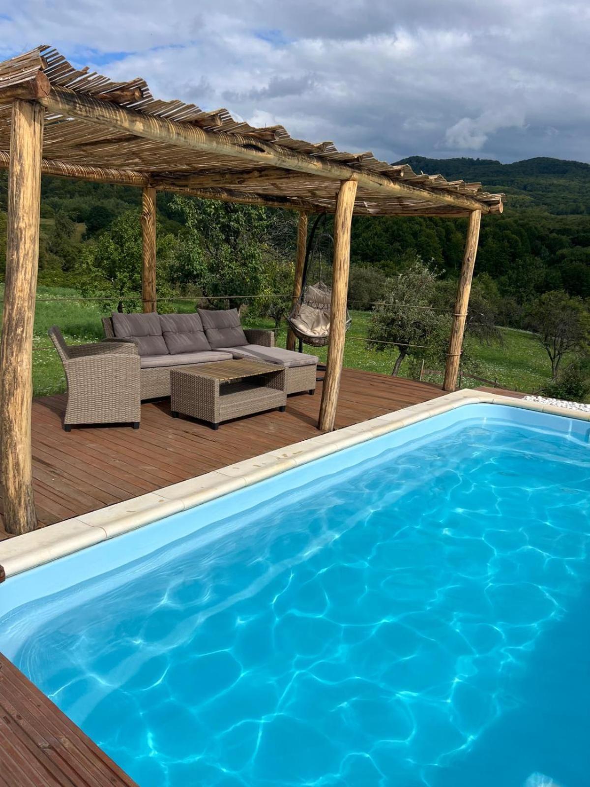 Le Chalet M - Cabana Cu O Panorama De Poveste. Surdesti  Exterior foto